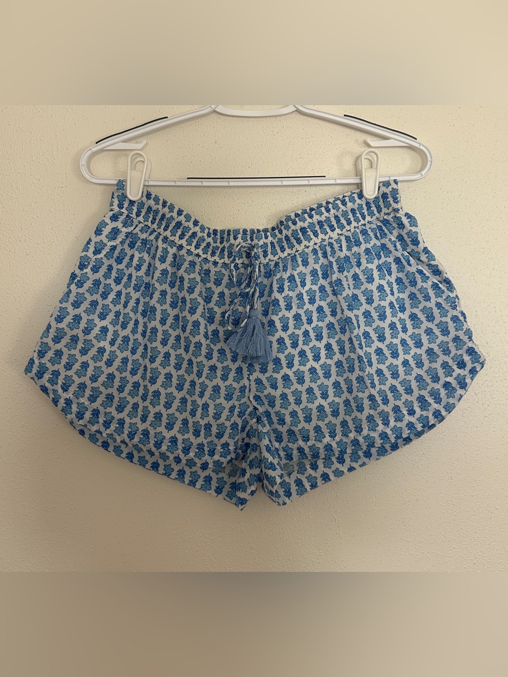 Vineyard Vines Blue White Floral Smocked Seastitch Shorts Medium